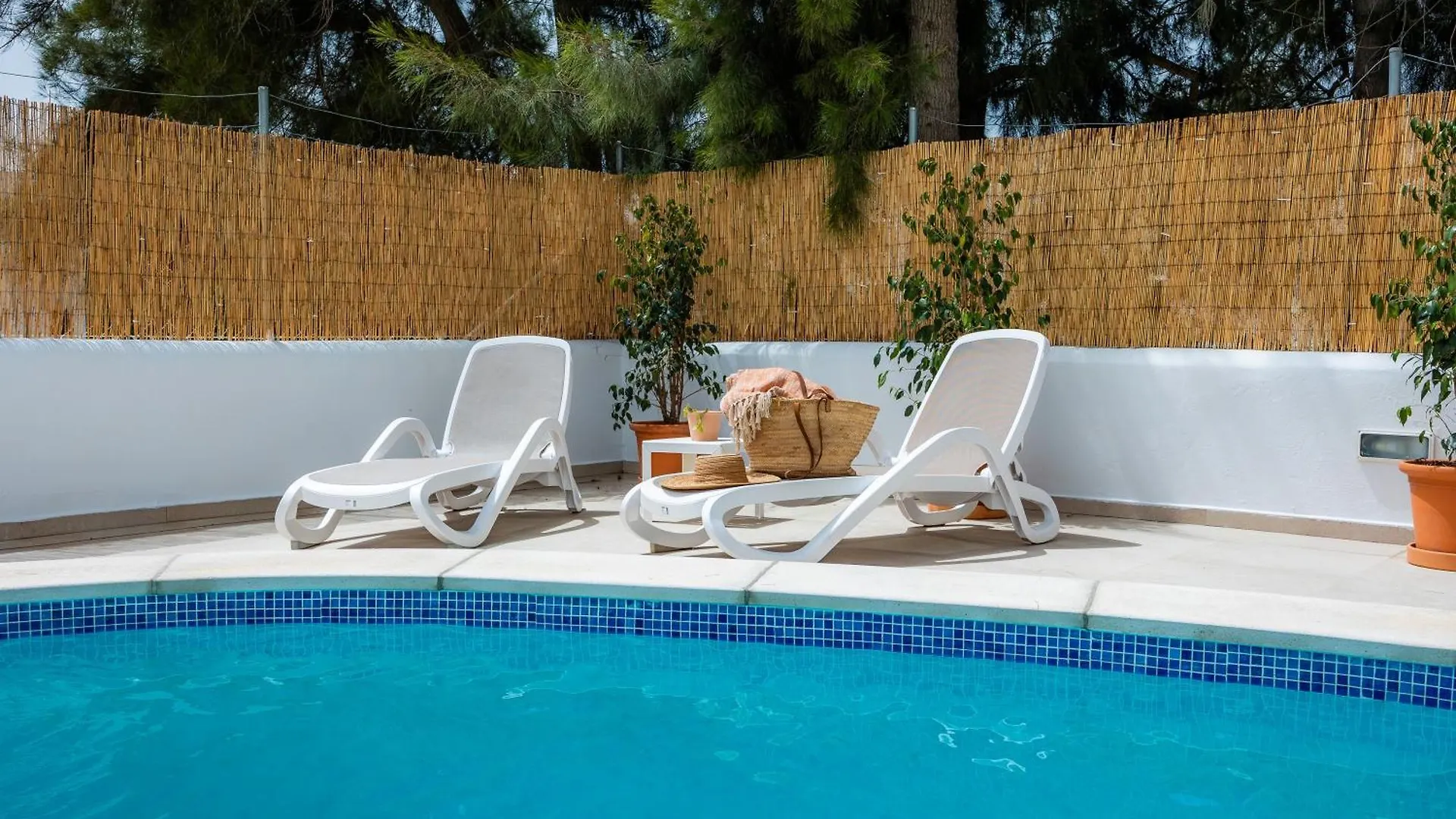 White Suites 2 Cala D´Or 0*,  스페인